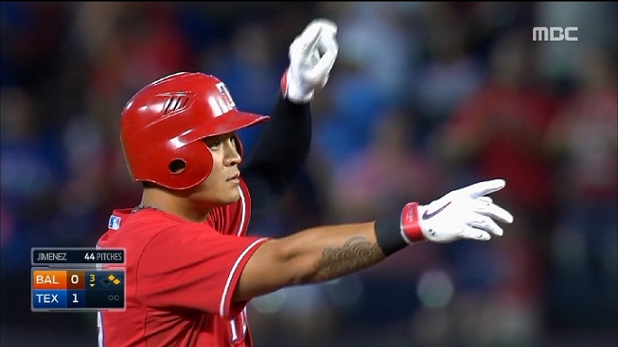 추신수 적시 2루타 떠뜨리며 5경기 연속 안타 행진