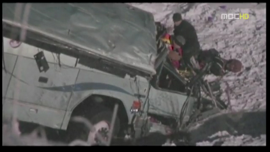 한인 관광버스 오리건주서 추락9명 사망