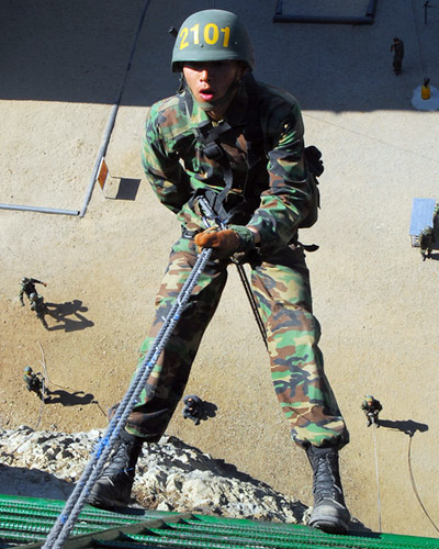 현빈 해병대교육훈련단 퇴소‥백령도로