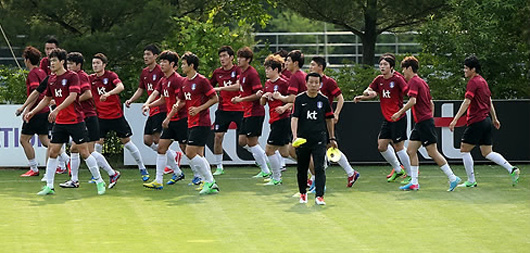 월드컵축구 한국 우즈베크전서 명예회복브라질행