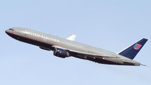 유나이티드항공 보잉777기 서 엔진이상 비상착륙