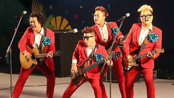 장미여관 콘서트 앞두고 홍대 놀이터서 깜짝 버스킹