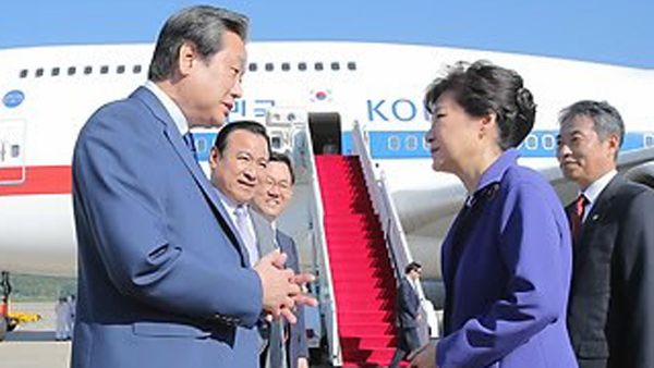 대통령 김무성에 생일축하 난 보내