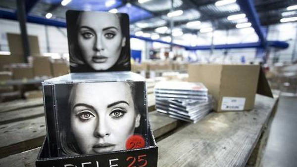 아델 새 앨범 25 엿새만에 미국 300만장 사상 최대 판매고