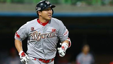 프로야구 SK 최정 부상 후 첫 3루수 선발 출장