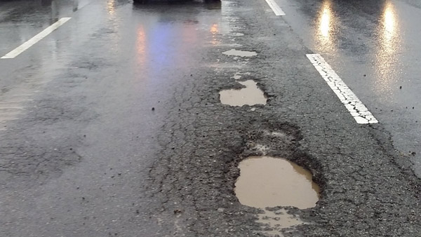 서울 성북구 종암중 후문 이면도로 깊이 1m 땅꺼짐 발생