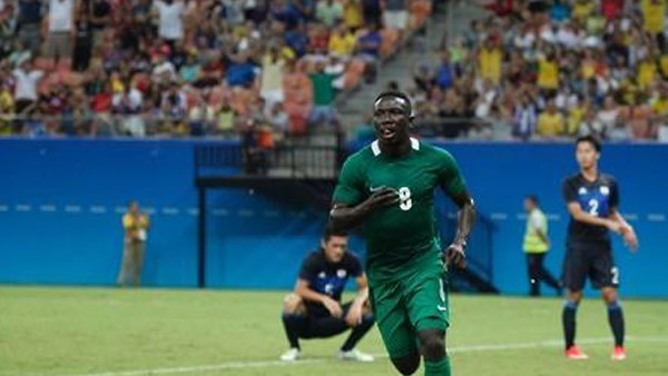 킥오프 6시간 전 도착한 나이지리아 일본에 5대 4 승리