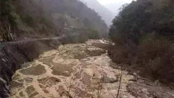 쓰촨성서 산사태 1명 사망3명 실종