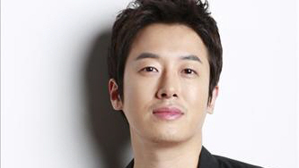 배우 최필립 9살 연하 회사원과 11월 결혼