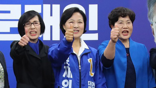 민주화 운동 50대 1천명여군 9명 지지선언