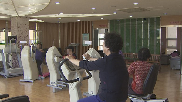 "약간 뚱뚱한 노인 정상체중보다 우울증 위험 낮다"