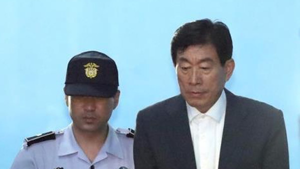댓글 공작 혐의 원세훈 전 국정원장 첫 재판 진행