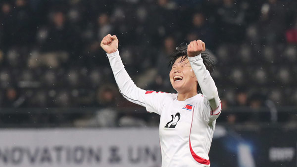 김윤미 2골 북한 여자축구 E1 챔피언십 첫 경기서 중국 완파