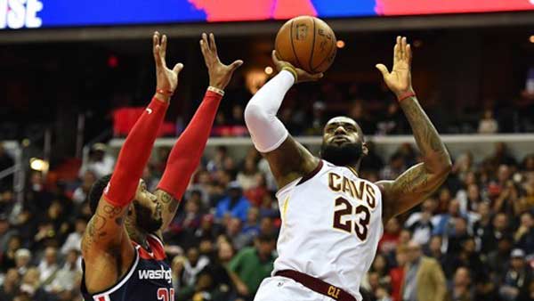 평등 운동화 신은 NBA 제임스3경기 연속 트리플더블