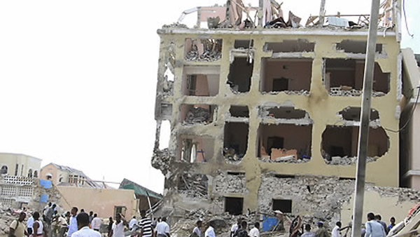 소말리아서 호텔 차량폭탄 공격 최소 13명 사망