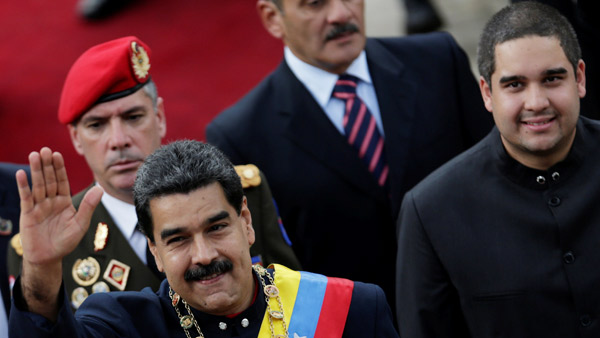베네수엘라 대통령 아들 " 군사개입 땐 총으로 백악관 점령"