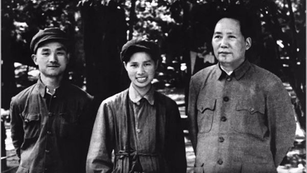 마오쩌둥 전속 사진사 허우보 사망