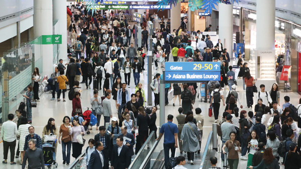 오늘 인천공항 출국자 12만 명역대 명절 중 최대