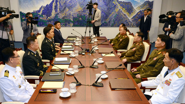 판문점서 남북 장성급 회담군사적 긴장 완화 논의
