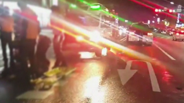 성수대교 남단 교통사고로 차량 화재