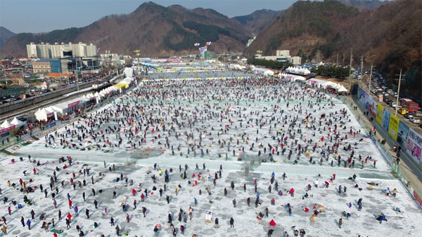 주말 화천 산천어축제 22만명 찾아역대 최다 기록
