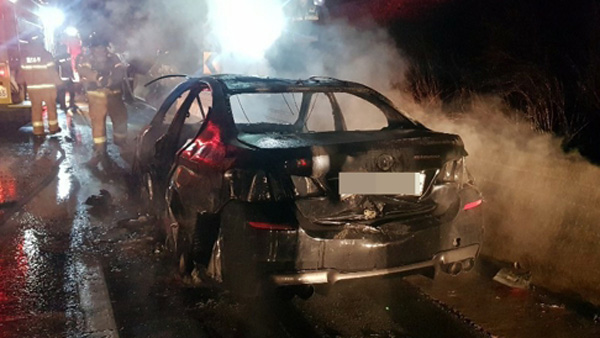 충남 천안논산고속도로에서 BMW 화재