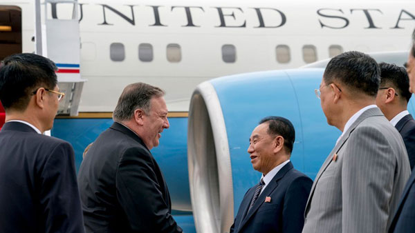 폼페이오 " 비핵화 시간표 진전"