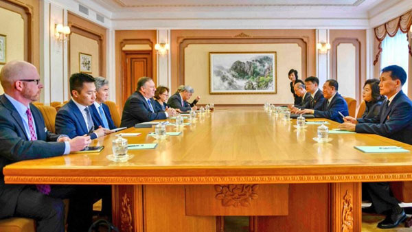 외무성 " 비핵화 일방적 요구유감"