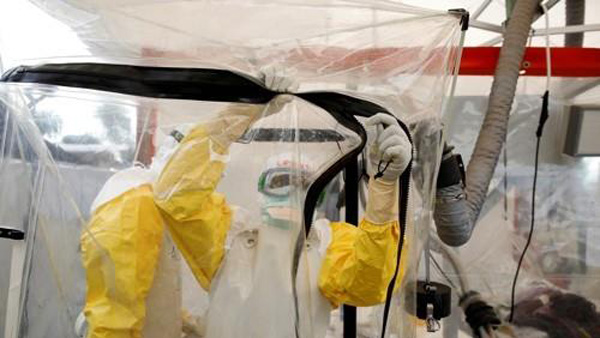 WHO 인증 에볼라 백신 첫 탄생"예방치료 가능"