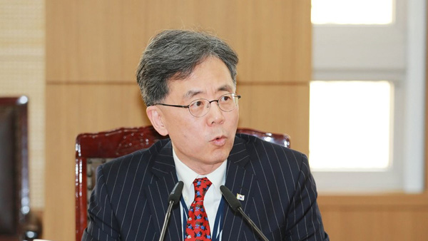 문대통령 NSC 1차장 김유근2차장 김현종통상교섭본부장 유명희 임명