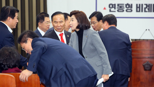 한국당 필리버스터 신청에 본회의 지연본회의 무산 가능성