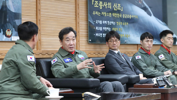 이낙연 총리, 연말 서산 공군기지 방문…공군 격려
