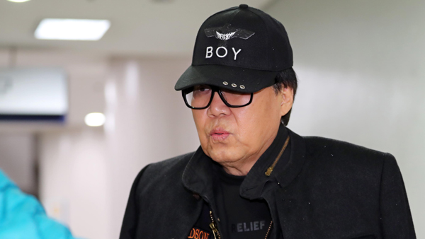 그림 대작 가수 조영남 추가 기소 사건도 무죄