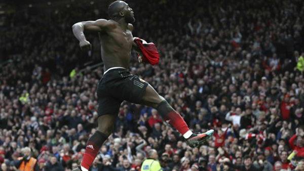 루카쿠 멀티골 맨유 사우샘프턴 꺾고 4위로 점프