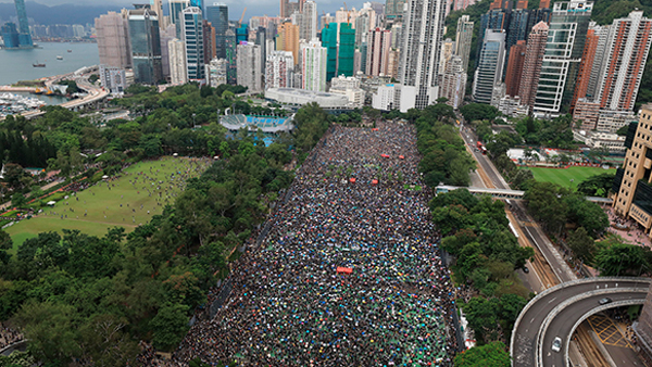 홍콩시위 지지자 겨냥 흉기난동범은 본토인 상대 여행가이드