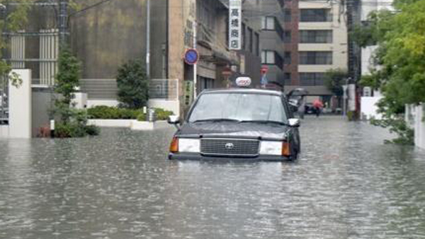 규슈 기록적 폭우로 85만명 대피2명 사망