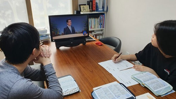 서울시내 대형교회 8곳 온라인 예배…천주교 미사 중단