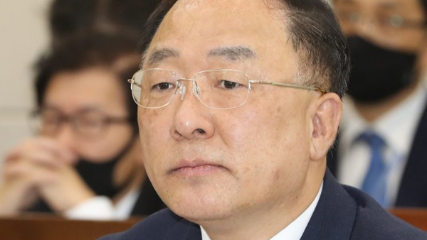 홍남기 "등록금 반환을 정부재정으로 하는 건 맞지 않다"