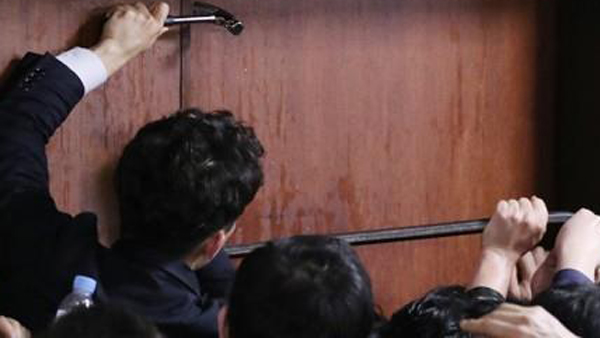 검찰, 패스트트랙 충돌 한국당 의원에 '당선무효형' 구형