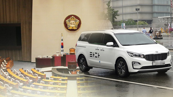 '타다 금지법' 고성 속 국회 법사위 통과…내일 본회의