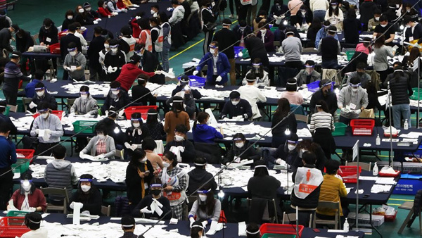 선관위 "사전투표 조작 등 근거없는 의혹 제기, 전혀 사실 아냐"