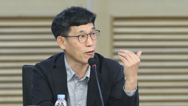 진중권 "통합당, 뇌가 없다…'탄핵의 강' 못 건너 총선 참패"