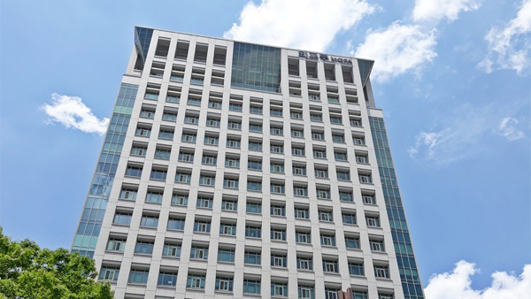 "외교관 자녀 학비 지원, 한 학기에 4천만 원도…규정 정비해야"