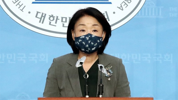 심상정 "강경화 남편 미국 여행은 코로나19 견딘 국민 모욕"