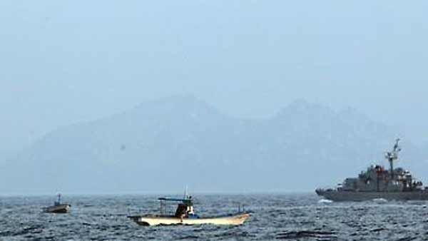 동해서 NLL 근접 어선, 해군 경고에 남하