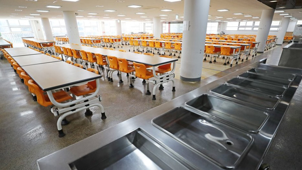 개학 연기에 가족돌봄휴가비 신청 몰려…나흘 만에 1만3천228건