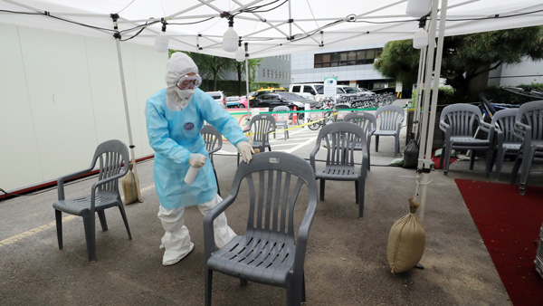 코로나19 확진환자 4명 추가 확인…모두 10,810명