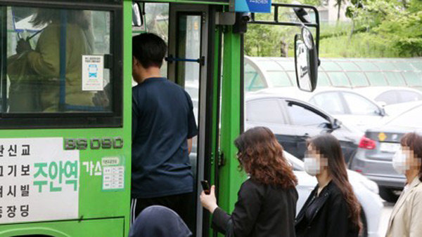 내일부터 버스·택시 승객 마스크 착용 의무화