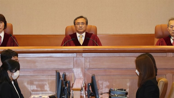 집행유예 기간에 실형 선고받으면 실제 형 살아야...형법 63조 '합헌'