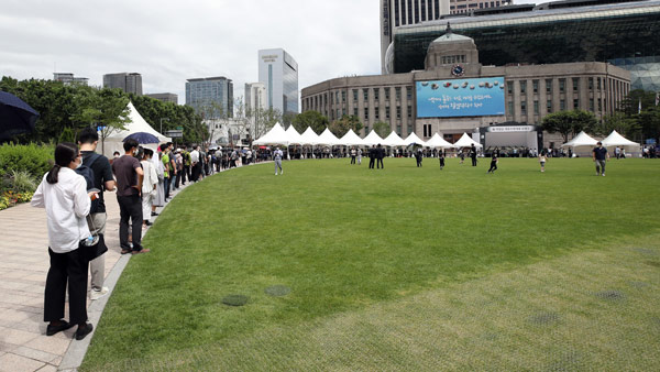 서울광장에 시민 분향소 마련…장례위 "5일장 치르기로"